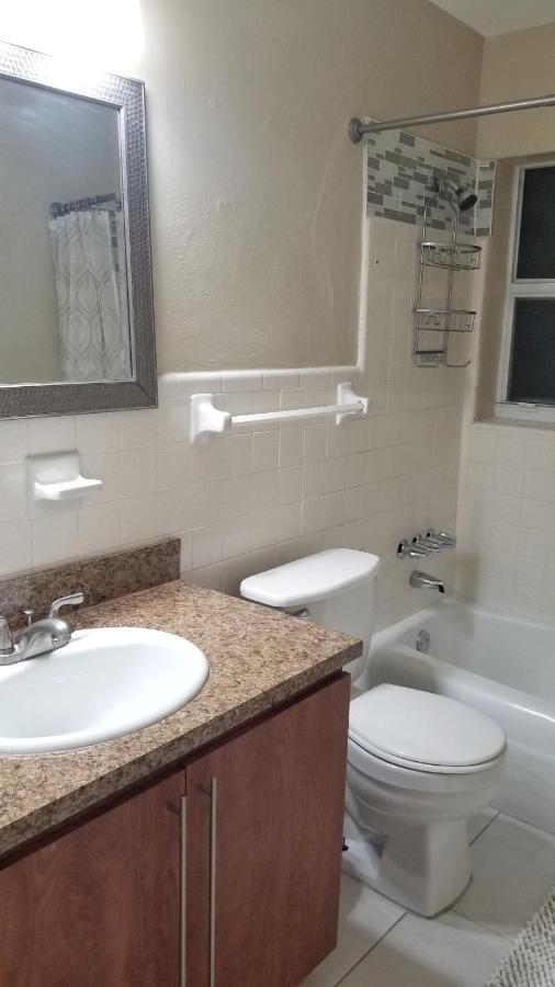 Glam 2 Bedroom Apartment Close To Nsu In Cooper City Exterior photo