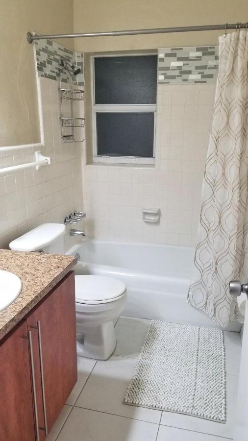 Glam 2 Bedroom Apartment Close To Nsu In Cooper City Exterior photo